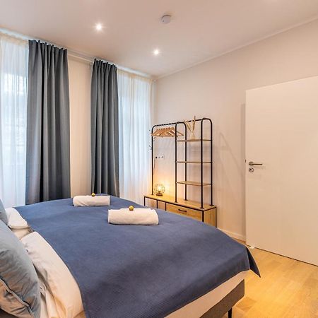 Vivid Luxury Apartment Ludwigsburg - Bluehendes Barock-Forum-Schloss-Modern エクステリア 写真