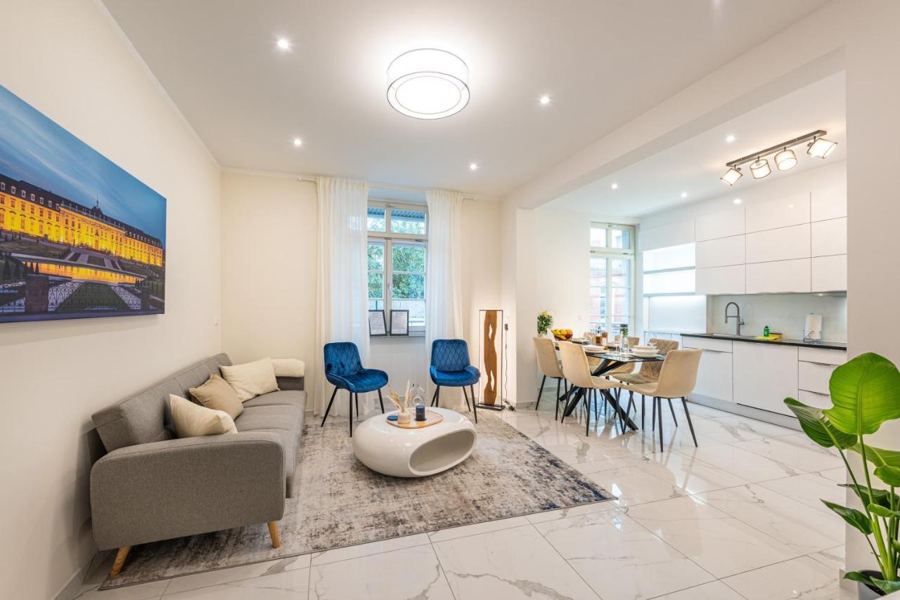 Vivid Luxury Apartment Ludwigsburg - Bluehendes Barock-Forum-Schloss-Modern エクステリア 写真