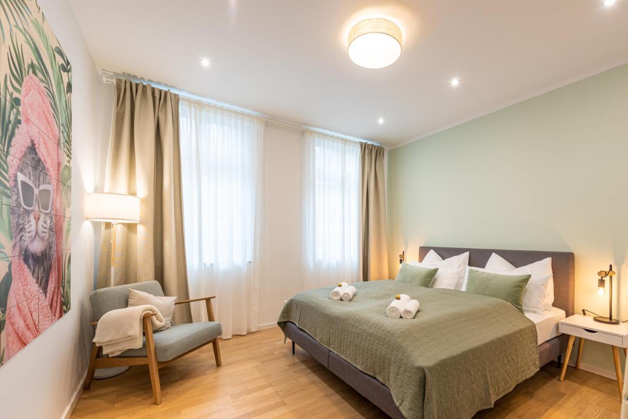 Vivid Luxury Apartment Ludwigsburg - Bluehendes Barock-Forum-Schloss-Modern エクステリア 写真