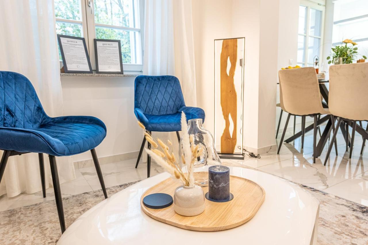 Vivid Luxury Apartment Ludwigsburg - Bluehendes Barock-Forum-Schloss-Modern エクステリア 写真